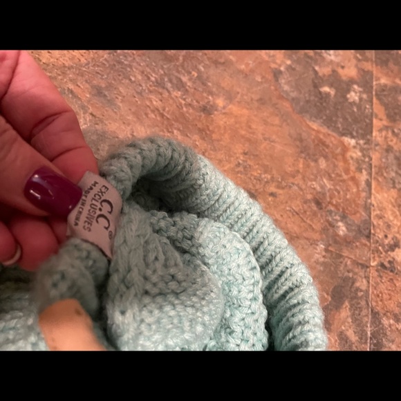 C.C. KIDS knitted hat - Picture 3 of 5